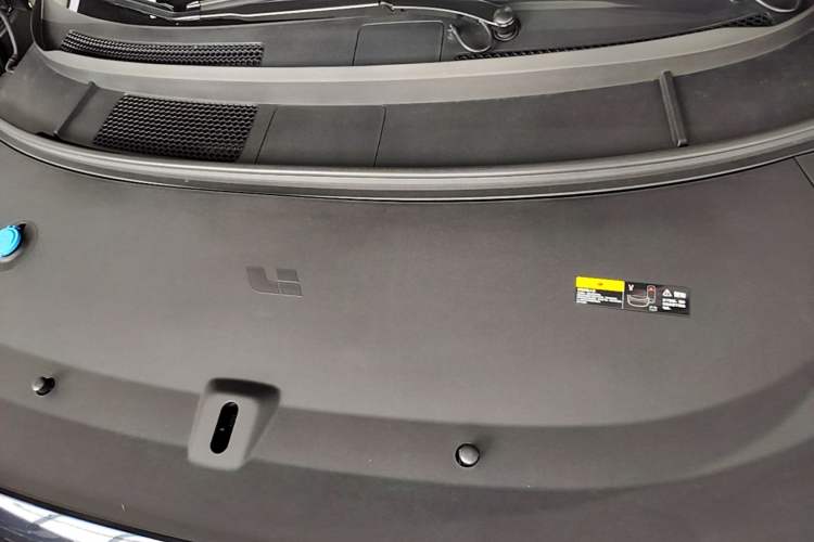 Used Li Auto i8 2025 Model Standard Version Engine Bay