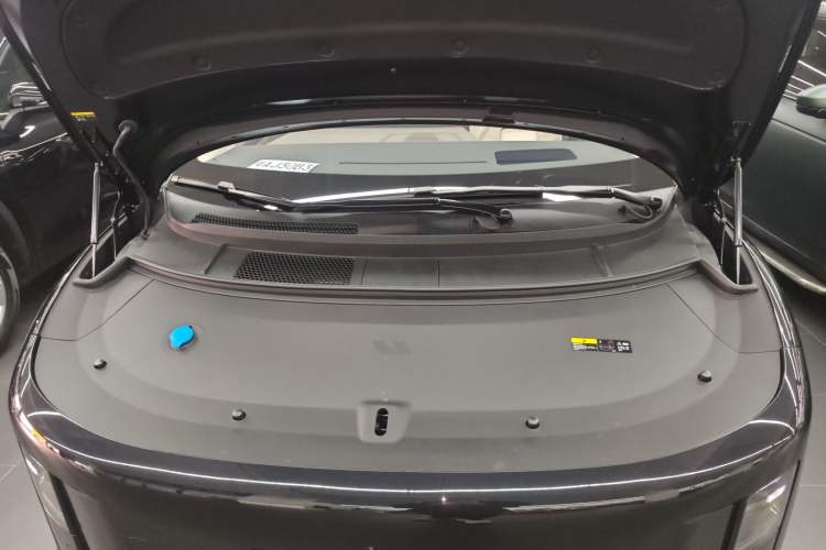 Used Li Auto i8 2025 Model Standard Version Engine Bay