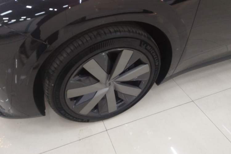 Used Li Auto i8 2025 Model Standard Version Exterior 1