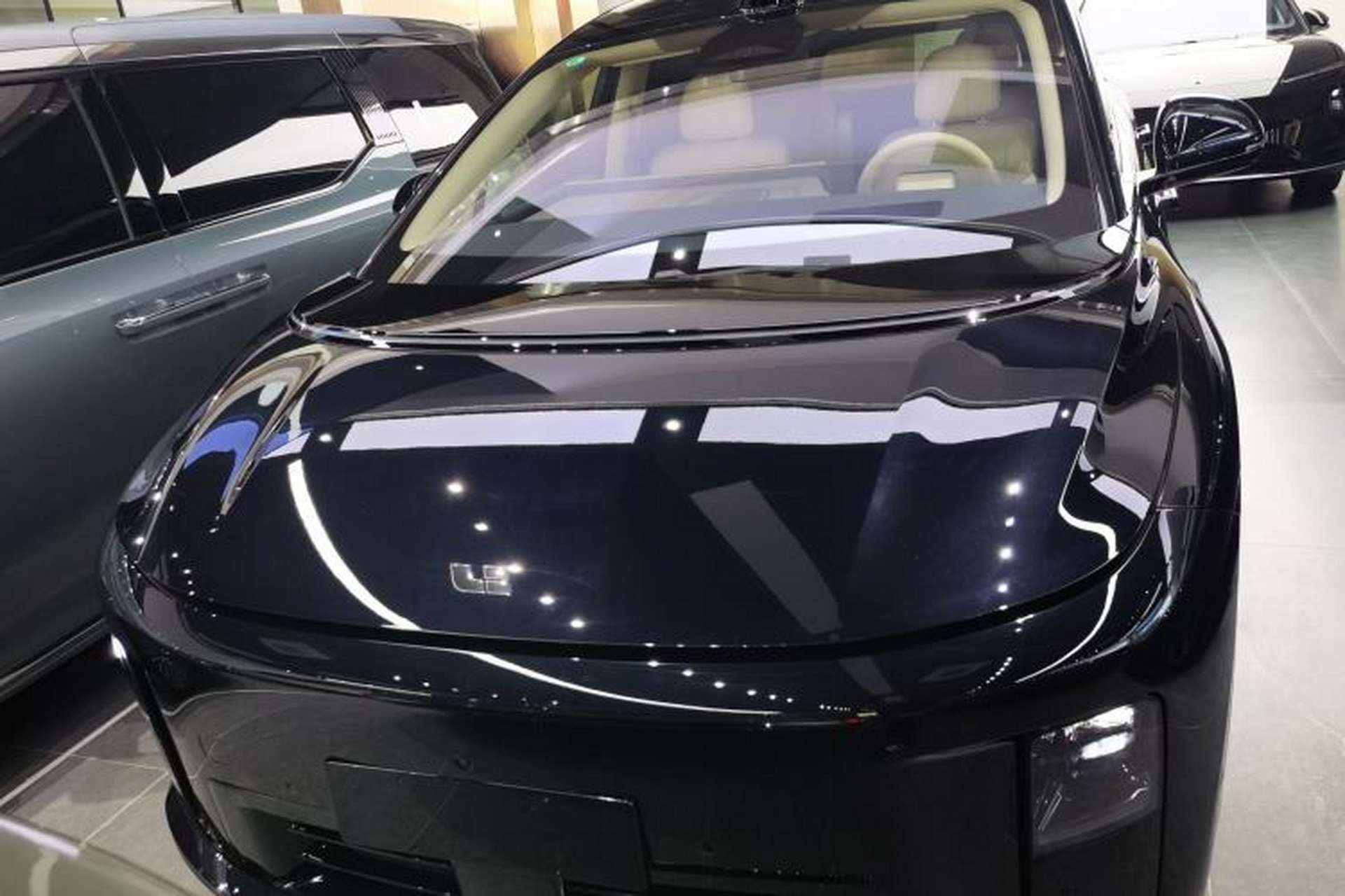 Used Li Auto i8 2025 Model Standard Version Exterior 1