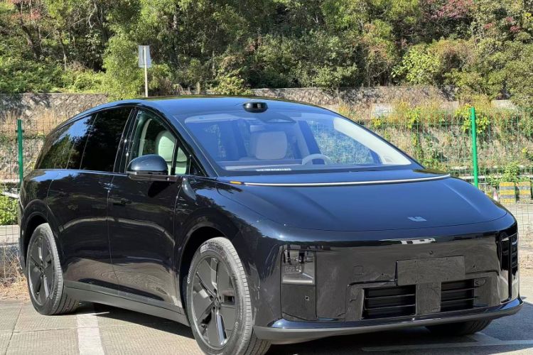 Used Li Auto i8 2025 Model Standard Version Exterior 15