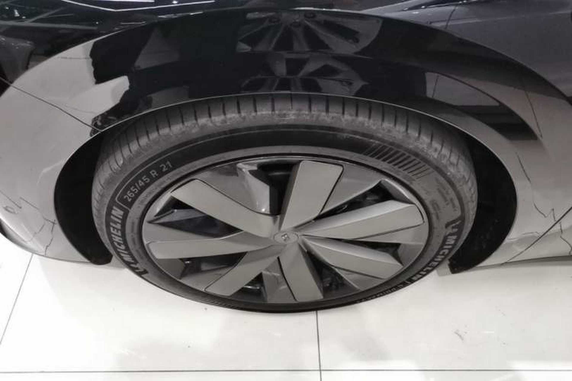Used Li Auto i8 2025 Model Standard Version Exterior 2