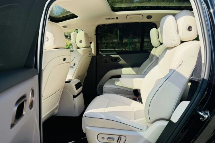 Used Li Auto i8 2025 Model Standard Version Exterior 2