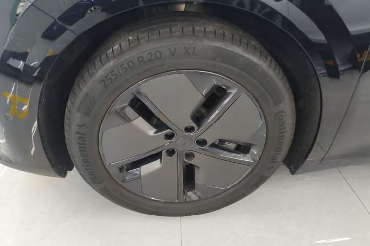 Used Li Auto i8 2025 Model Standard Version Exterior 4