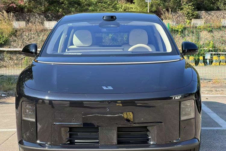 Used Li Auto i8 2025 Model Standard Version Exterior 4