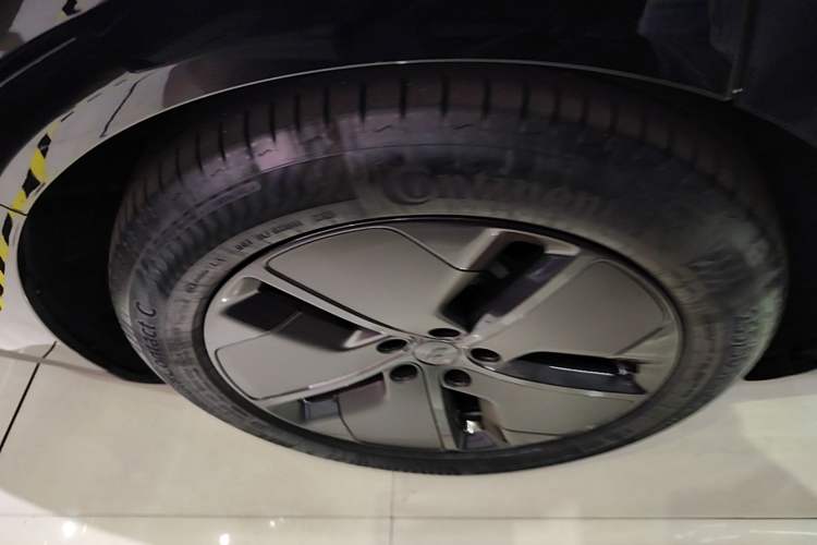 Used Li Auto i8 2025 Model Standard Version Exterior 5