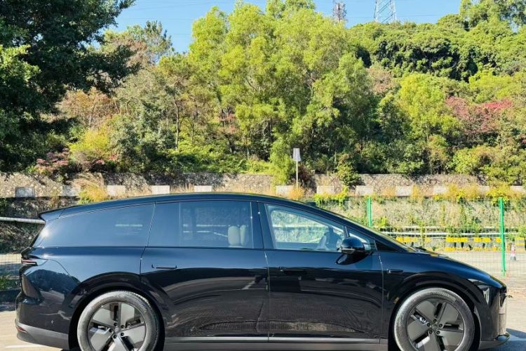 Used Li Auto i8 2025 Model Standard Version Exterior 7