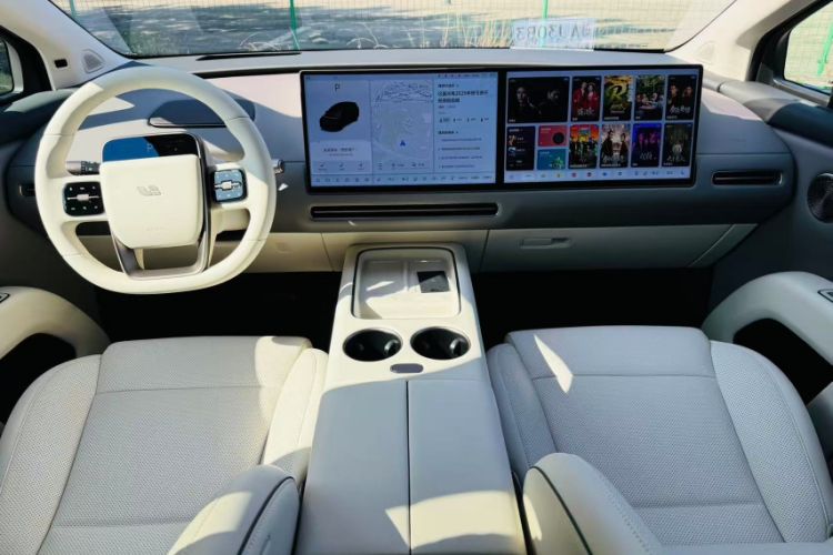 Used Li Auto i8 2025 Model Standard Version Exterior 9