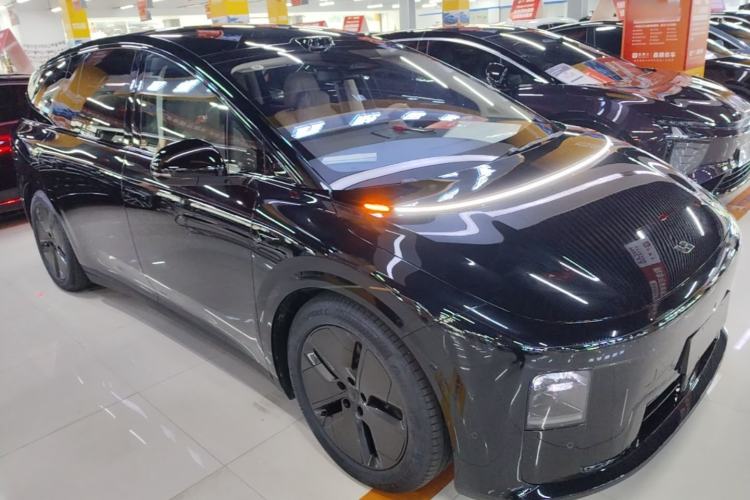 Used Li Auto i8 2025 Model Standard Version Front Right 45 Deg