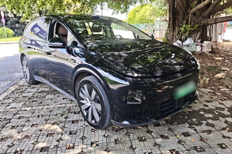 Used Li Auto i8 2025 Model Standard Version Front Right 45 Deg