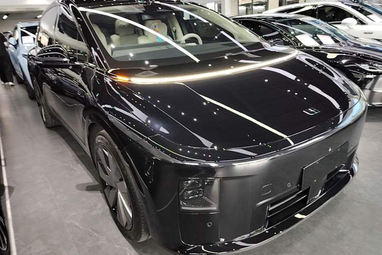 Used Li Auto i8 2025 Model Standard Version Front Right 45 Deg