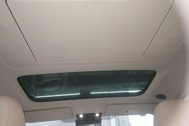 Used Li Auto i8 2025 Model Standard Version Headliner