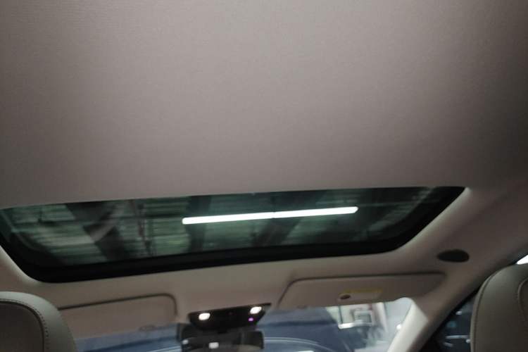Used Li Auto i8 2025 Model Standard Version Headliner