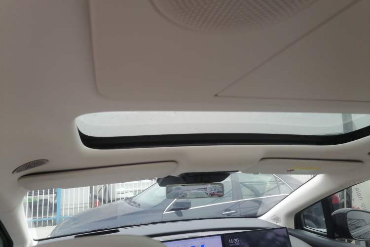 Used Li Auto i8 2025 Model Standard Version Headliner
