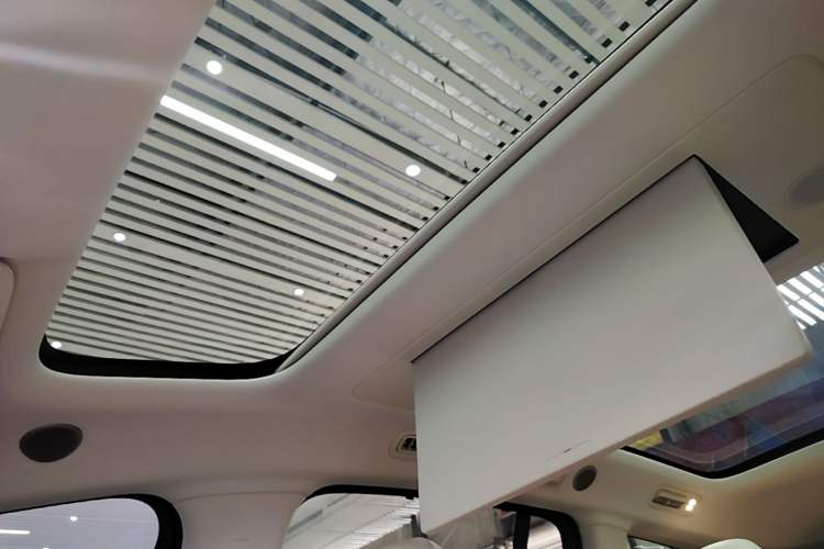 Used Li Auto i8 2025 Model Standard Version Headliner