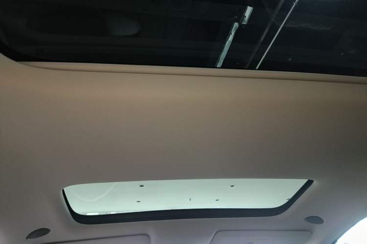 Used Li Auto i8 2025 Model Standard Version Headliner