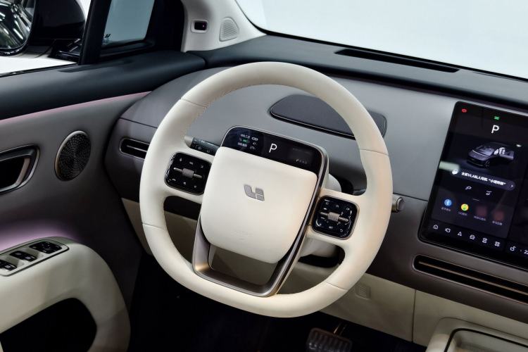 Used Li Auto i8 2025 Model Standard Version Interior 10