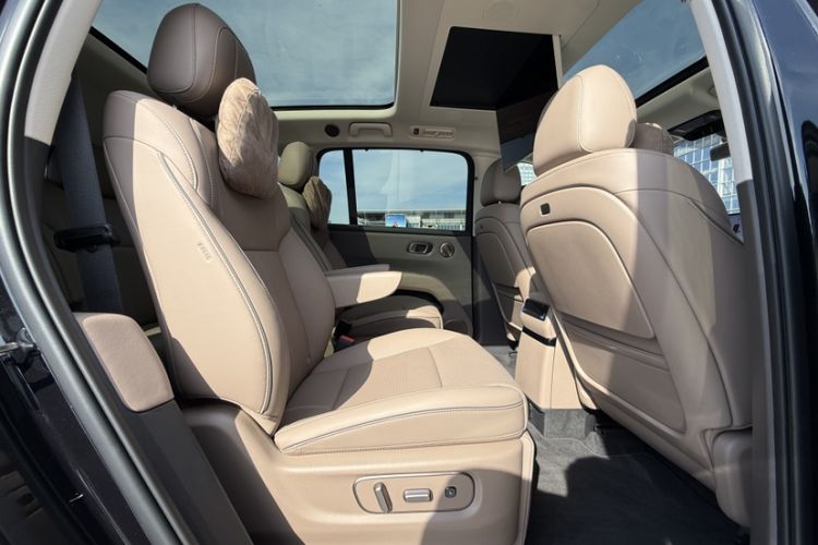 Used Li Auto i8 2025 Model Standard Version Interior 2