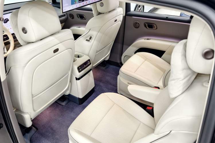 Used Li Auto i8 2025 Model Standard Version Interior 3