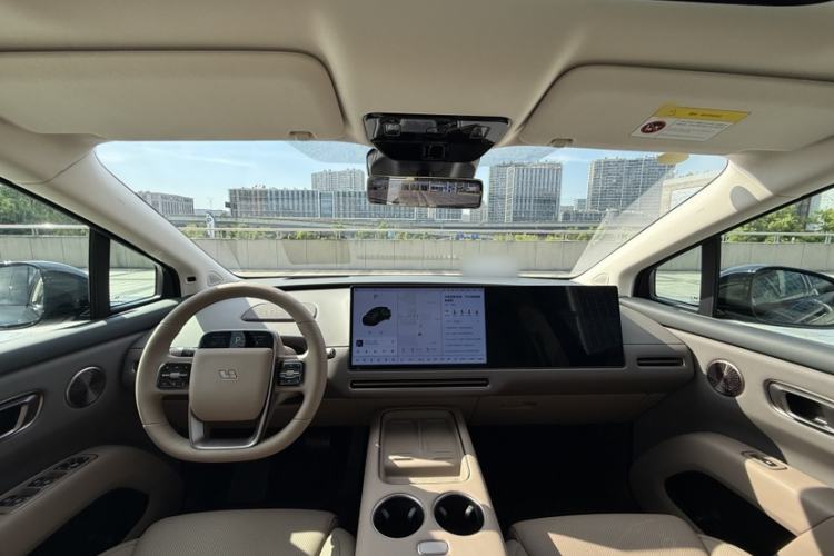 Used Li Auto i8 2025 Model Standard Version Interior 3