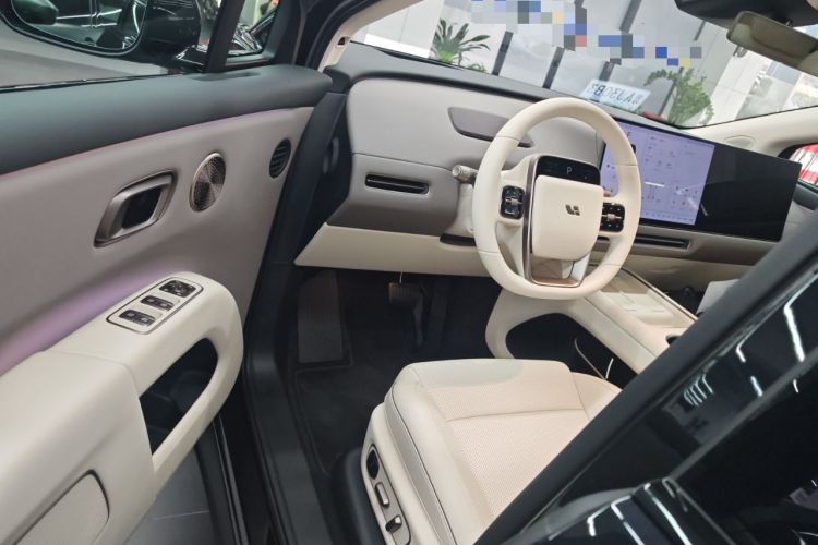Used Li Auto i8 2025 Model Standard Version Interior 3