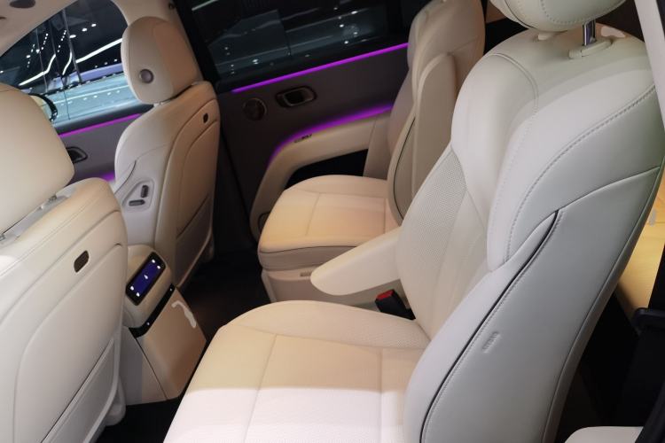 Used Li Auto i8 2025 Model Standard Version Interior 4