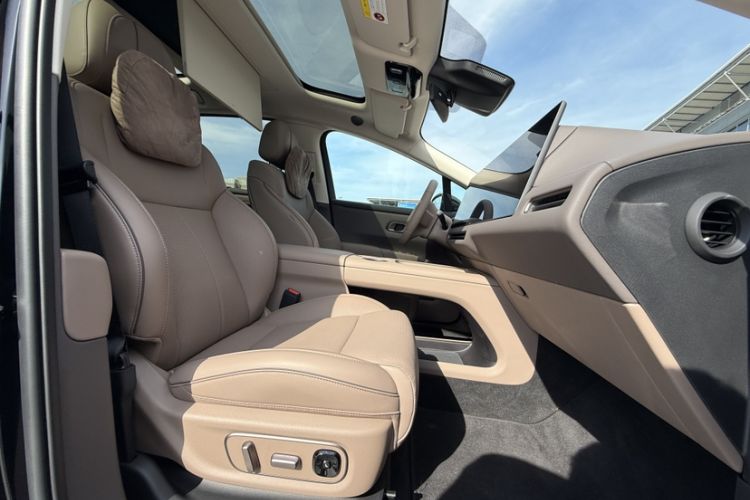 Used Li Auto i8 2025 Model Standard Version Interior 6