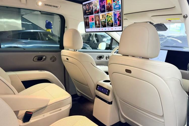 Used Li Auto i8 2025 Model Standard Version Interior 6