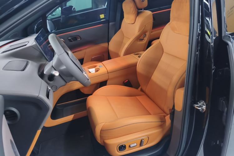 Used Li Auto i8 2025 Model Standard Version Left Front Seat