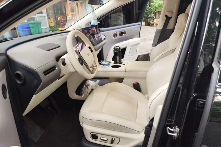 Used Li Auto i8 2025 Model Standard Version Left Front Seat