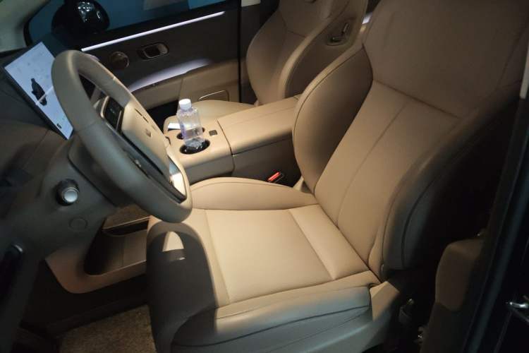 Used Li Auto i8 2025 Model Standard Version Left Front Seat