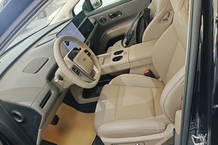Used Li Auto i8 2025 Model Standard Version Left Front Seat