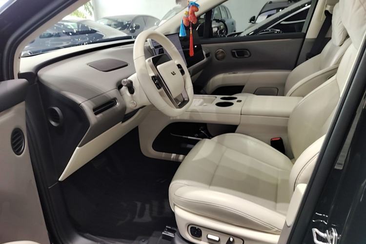 Used Li Auto i8 2025 Model Standard Version Left Front Seat
