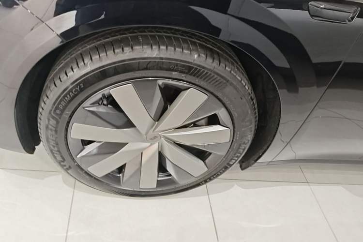 Used Li Auto i8 2025 Model Standard Version Left Front Wheel Hub