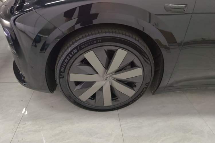 Used Li Auto i8 2025 Model Standard Version Left Front Wheel Hub