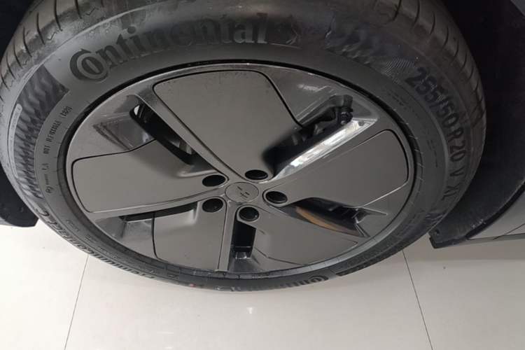 Used Li Auto i8 2025 Model Standard Version Left Front Wheel Hub