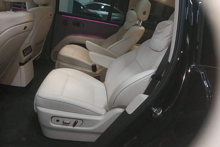 Used Li Auto i8 2025 Model Standard Version Left Rear Seat