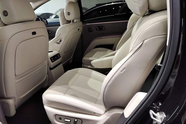 Used Li Auto i8 2025 Model Standard Version Left Rear Seat