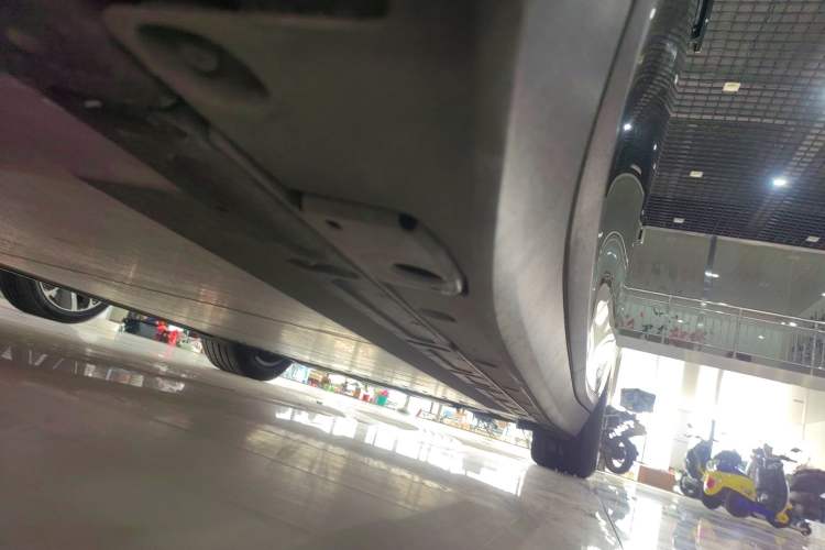 Used Li Auto i8 2025 Model Standard Version Left Side Sill