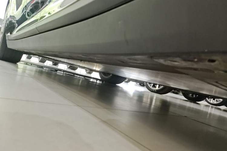 Used Li Auto i8 2025 Model Standard Version Left Side Sill