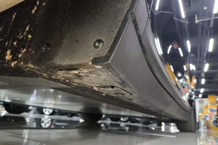 Used Li Auto i8 2025 Model Standard Version Left Side Sill