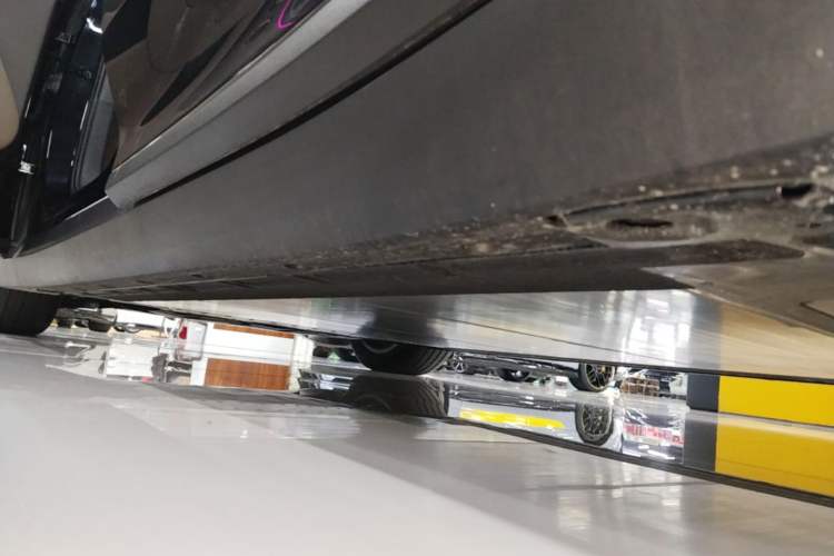 Used Li Auto i8 2025 Model Standard Version Left Side Sill