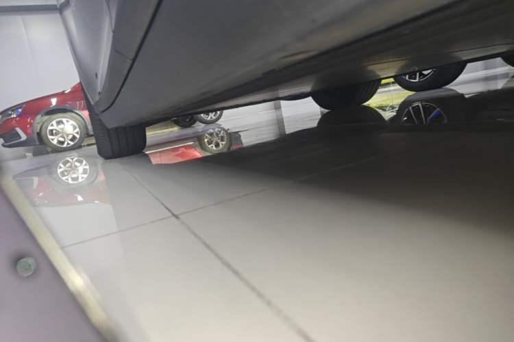 Used Li Auto i8 2025 Model Standard Version Left Side Sill