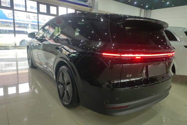 Used Li Auto i8 2025 Model Standard Version Rear Left 45 Deg