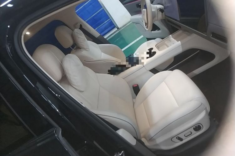 Used Li Auto i8 2025 Model Standard Version Right Front Seat
