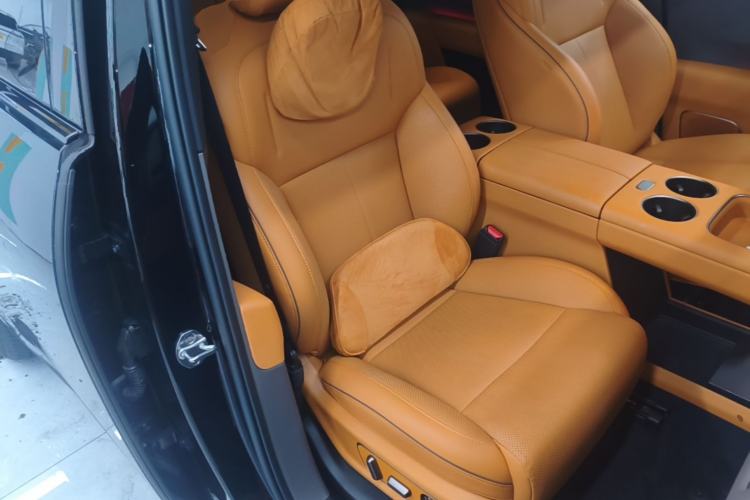 Used Li Auto i8 2025 Model Standard Version Right Front Seat