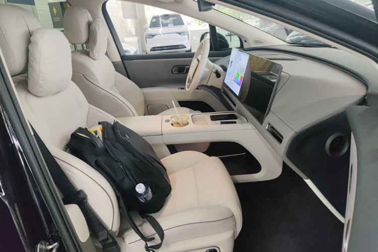 Used Li Auto i8 2025 Model Standard Version Right Front Seat
