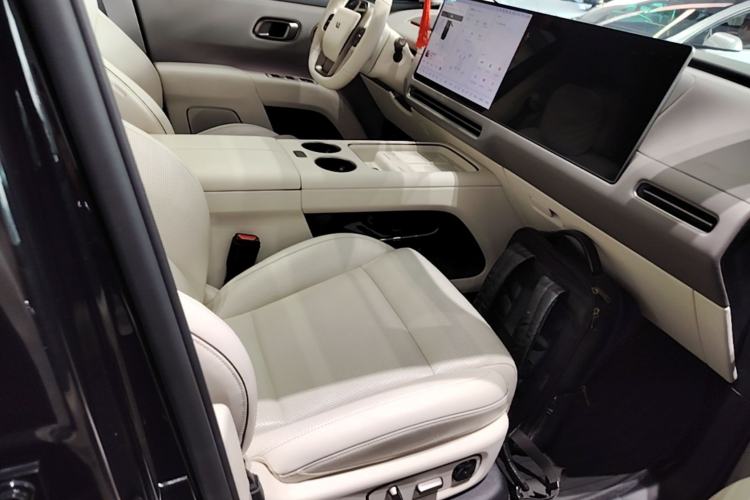 Used Li Auto i8 2025 Model Standard Version Right Front Seat