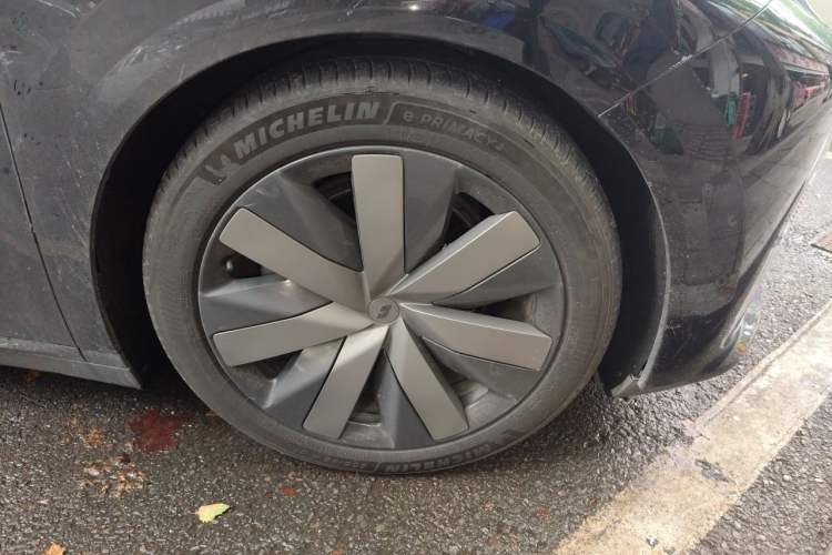 Used Li Auto i8 2025 Model Standard Version Right Front Wheel Hub