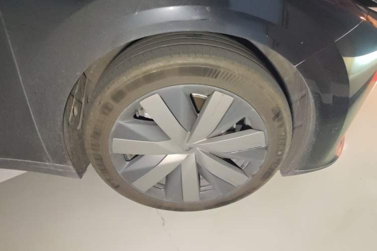 Used Li Auto i8 2025 Model Standard Version Right Front Wheel Hub